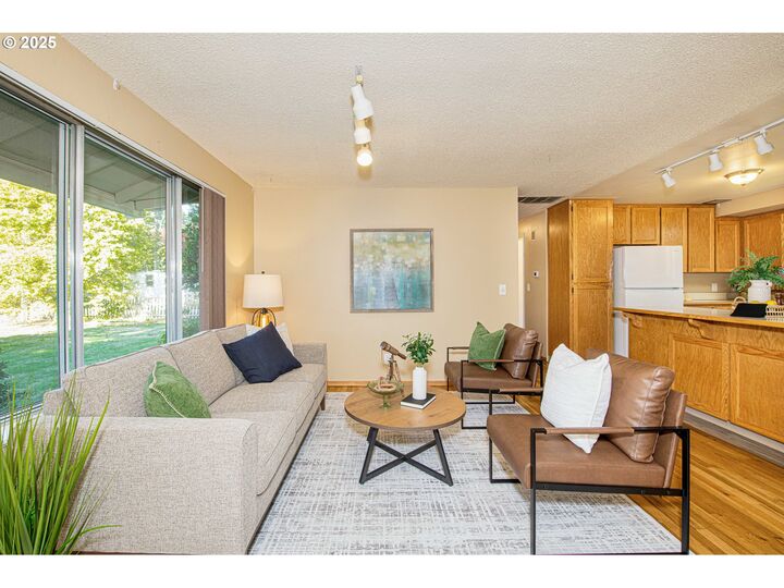 Property Photo: 19222 Benfield Ave OR 97035