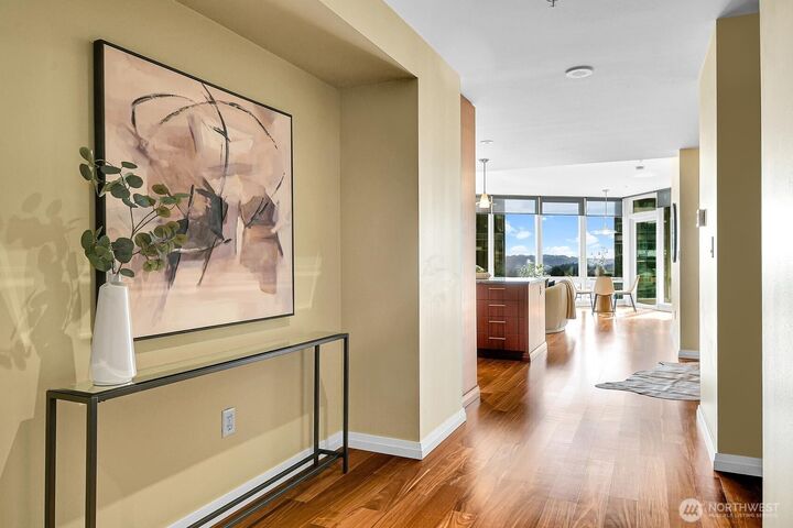 Property Photo: 500 106 Avenue NE 2211 WA 98004