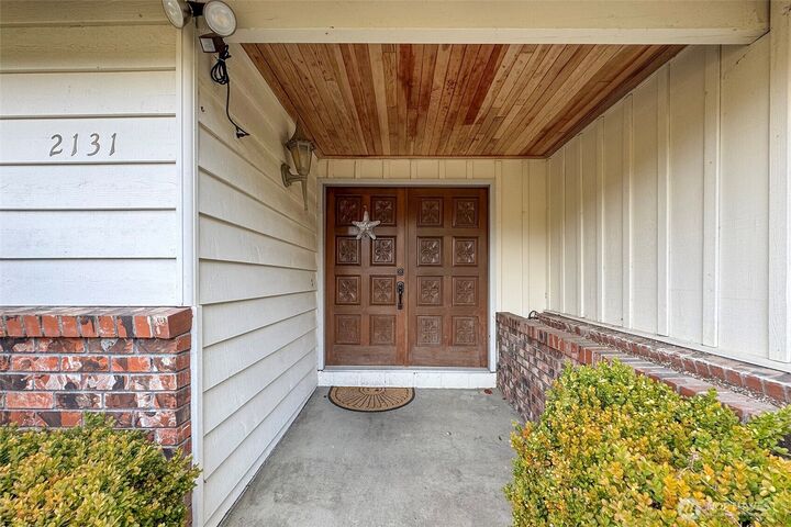 Property Photo:  2131 W 7th Street  WA 98363