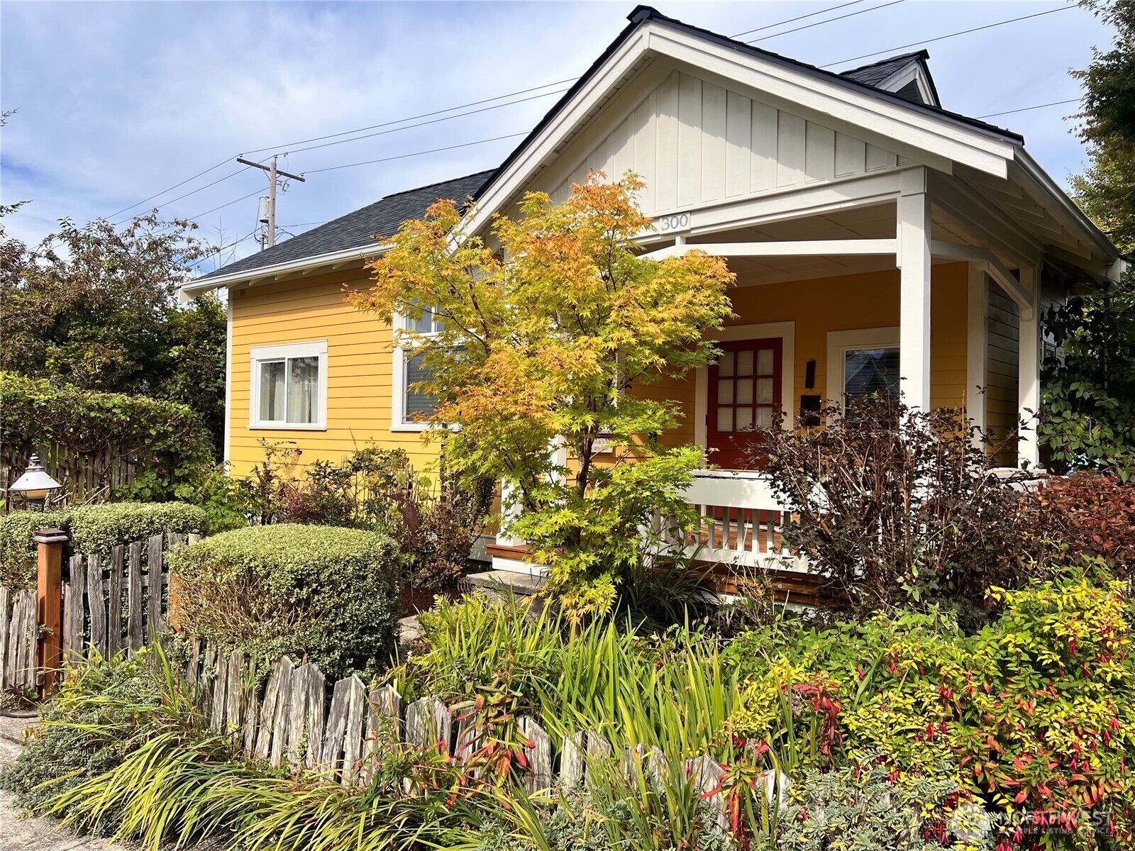 Property Photo: 300 Cottage Lane 300 WA 98260