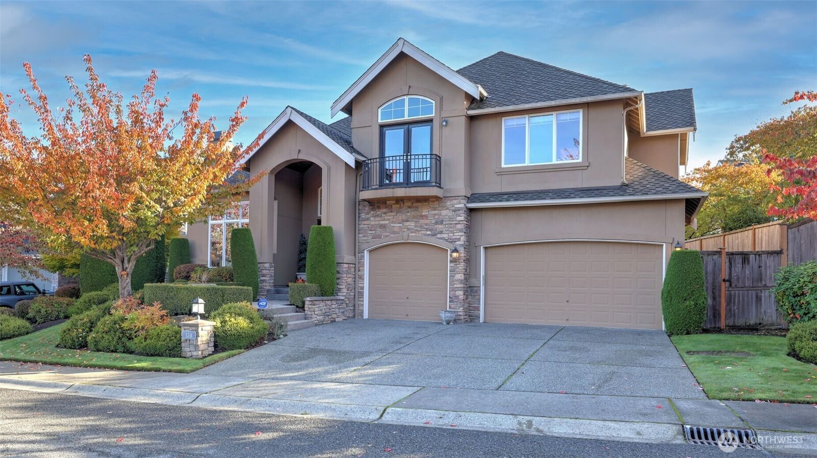 Property Photo: 124 259 Avenue NE WA 98074
