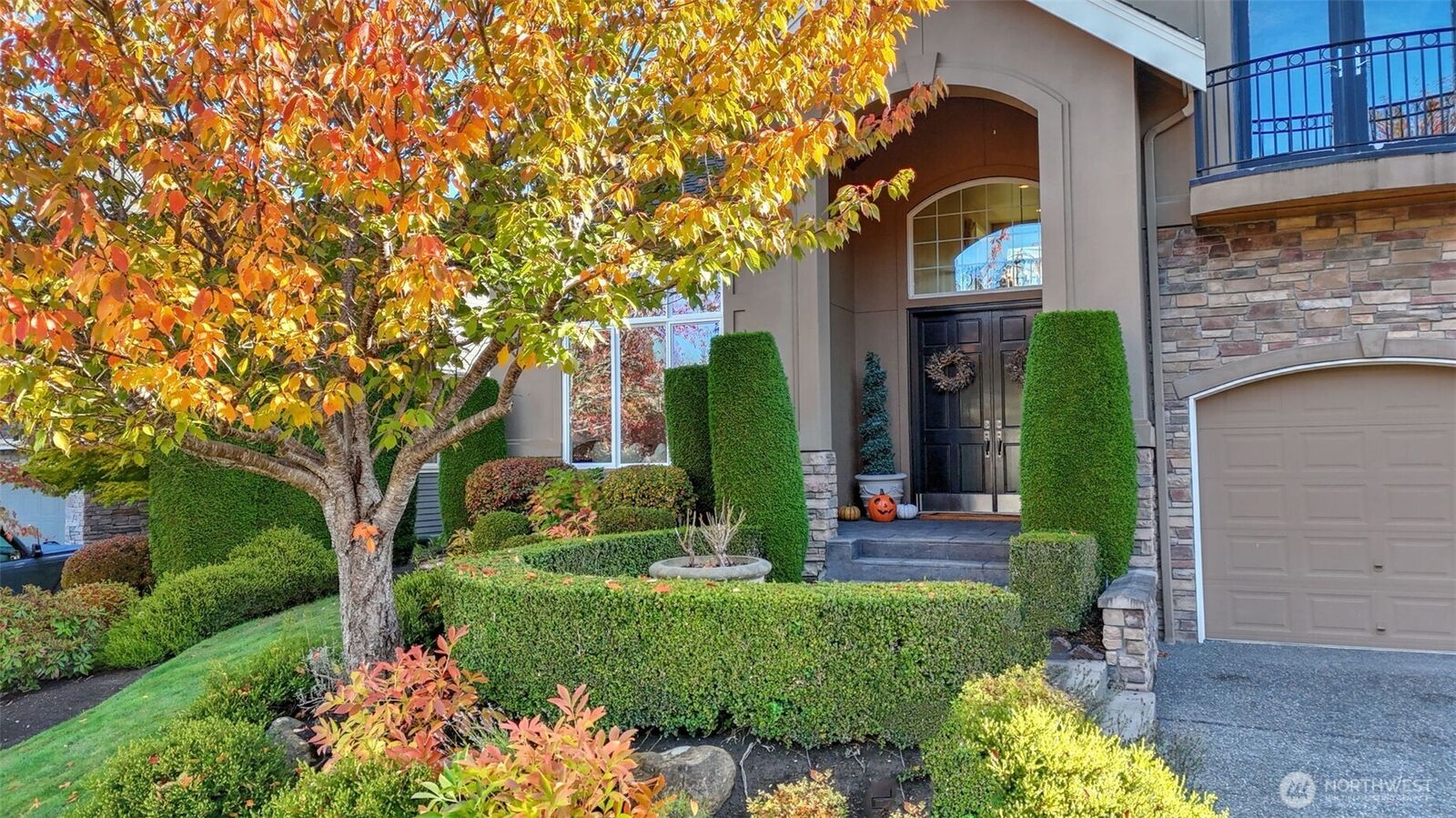 Property Photo:  124  259 Avenue NE  WA 98074 