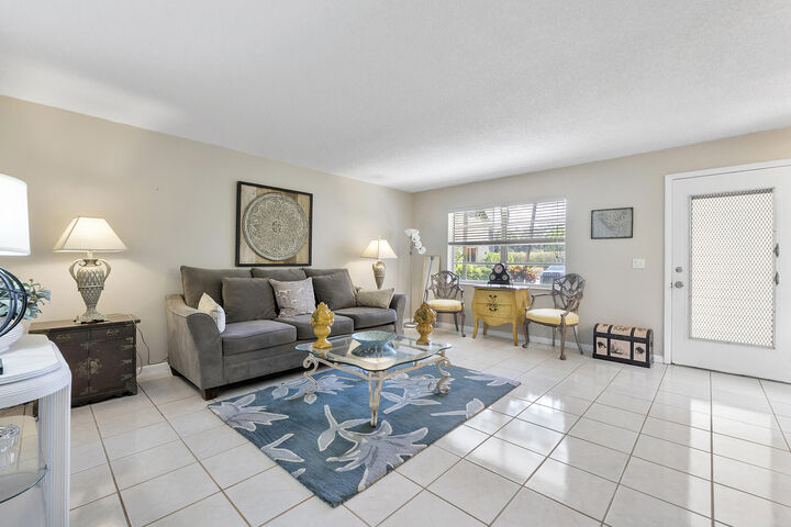 Property Photo: 157 Flanders D FL 33484