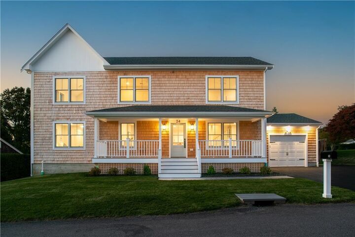 24 Perry Avenue  Middletown RI 02842 photo