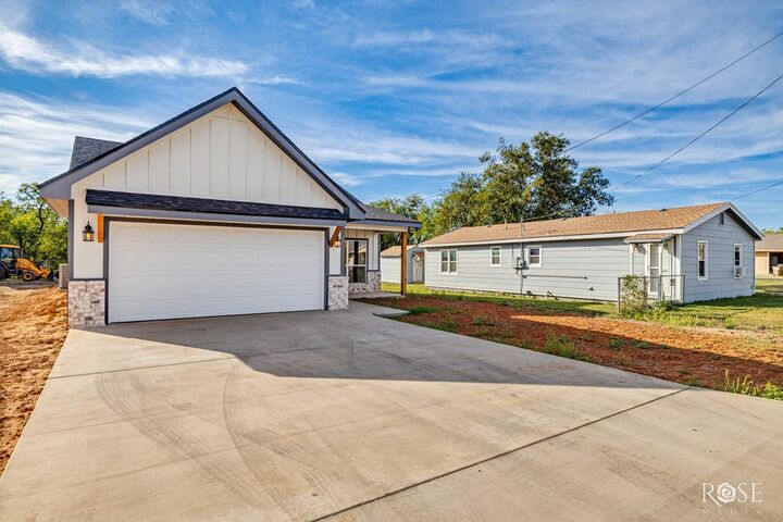 Property Photo:  715 W 18th St  TX 76903