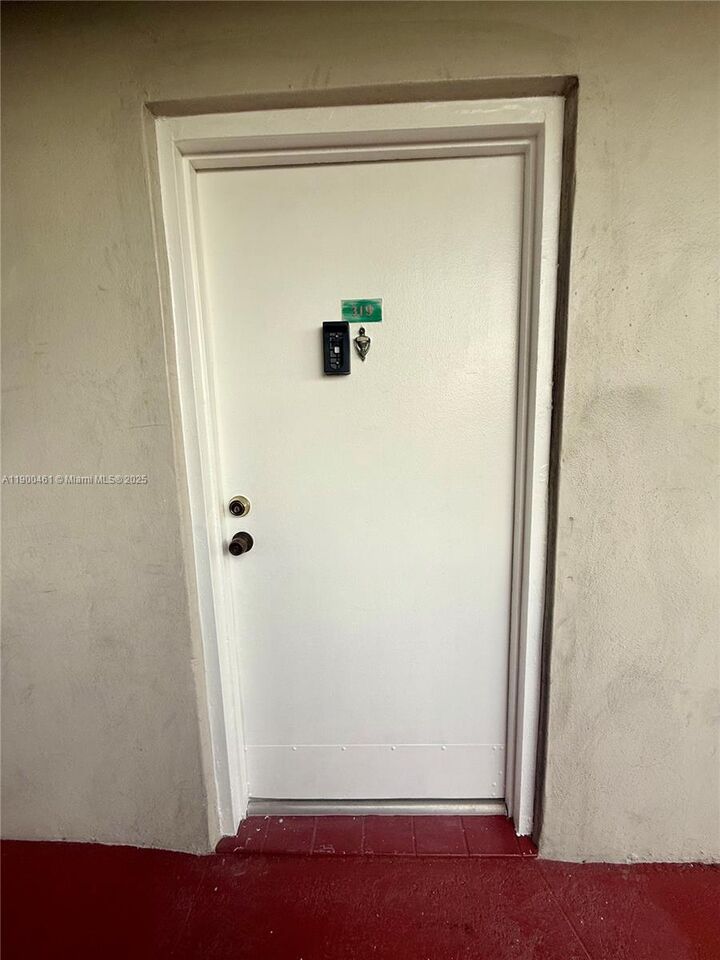 Property Photo: 802 NW 87th Ave 319 FL 33172