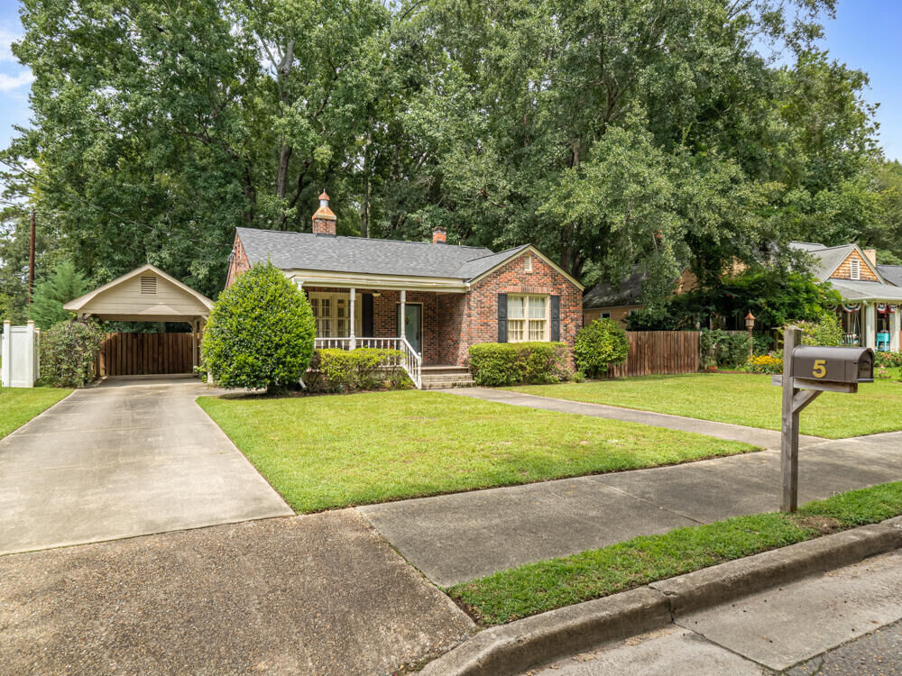Property Photo: 5 Glendale Court SC 29150