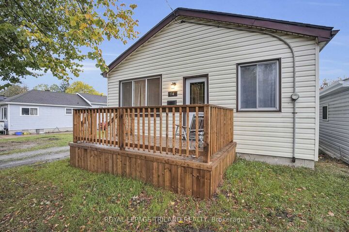 Property Photo:  114 Emery Street W  ON N6J 1S1 