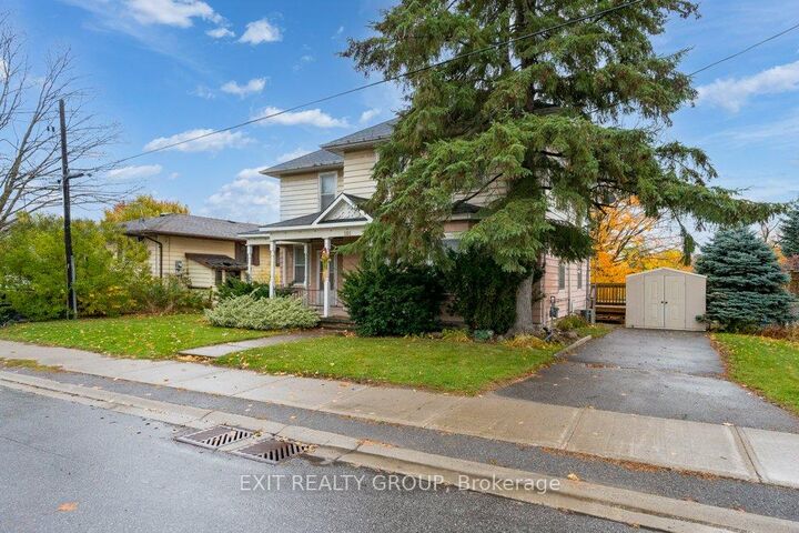 Property Photo:  101 River Street E  ON K0K 3J0 
