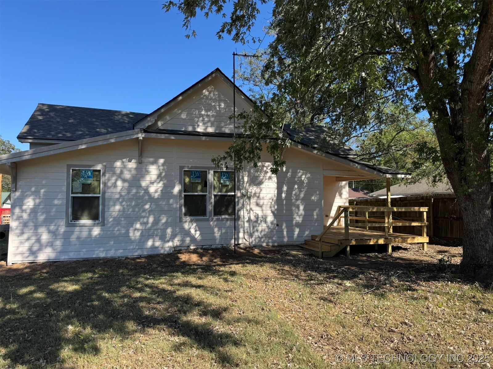 Property Photo: 213 W Pine Street OK 74429