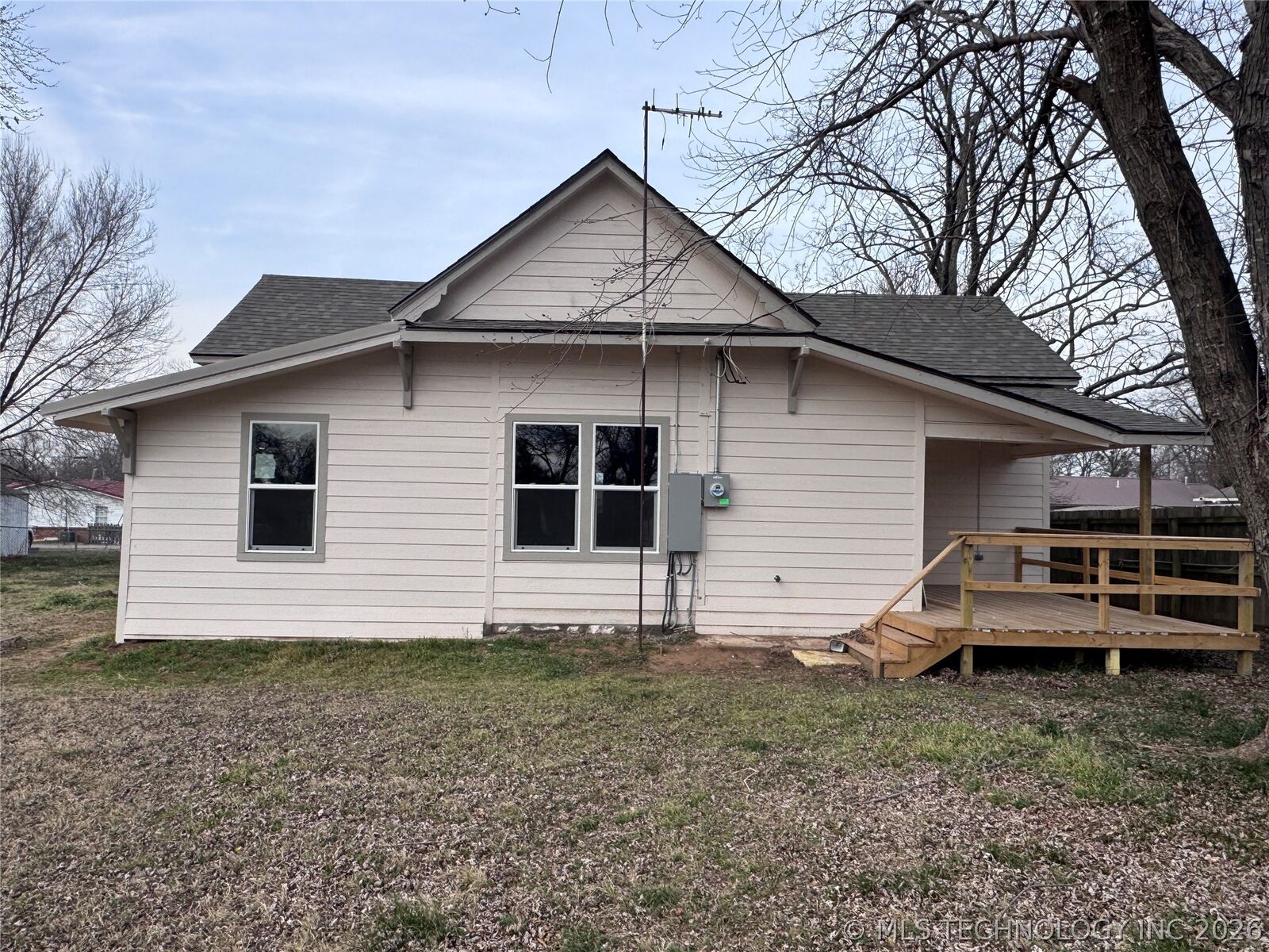 Property Photo:  213 W Pine Street  OK 74429 