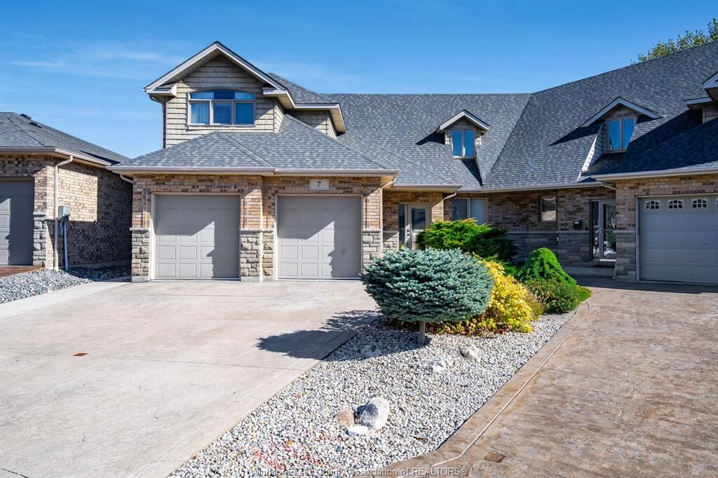 Property Photo: 7 Mettawas Lane ON N9Y 0A2