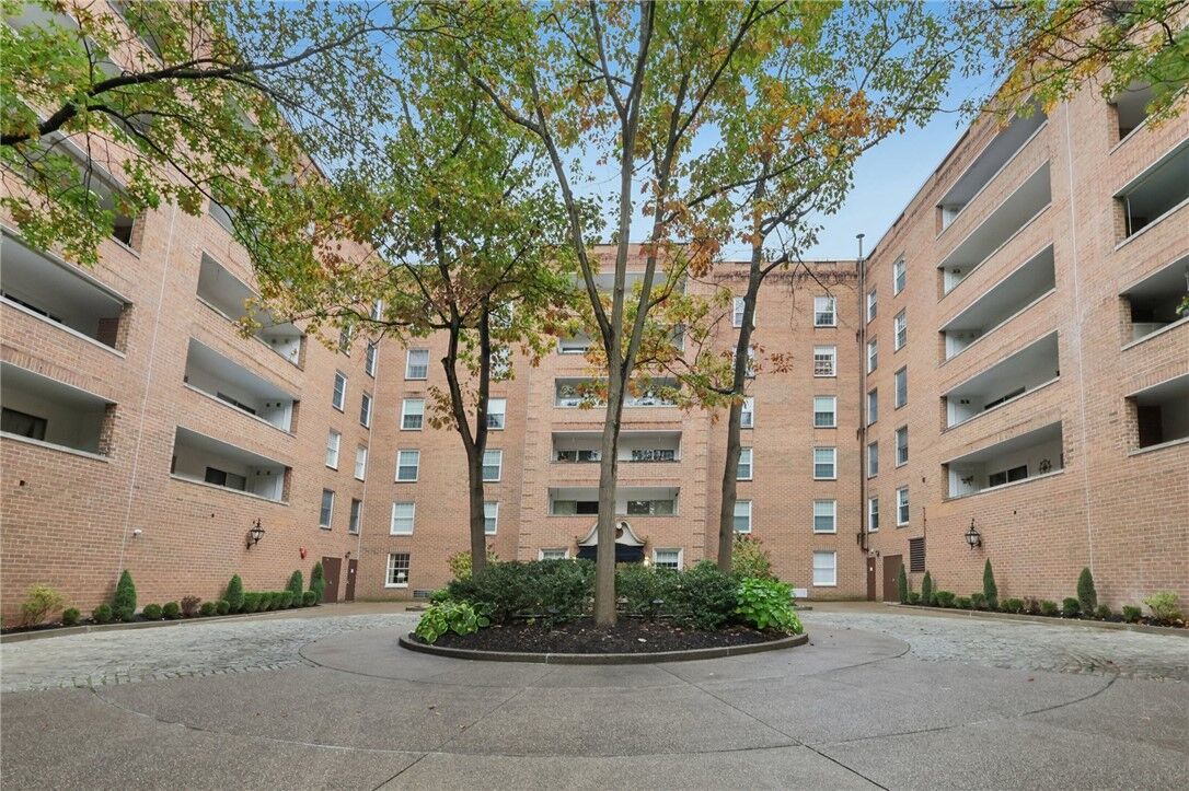 Property Photo:  300 Fox Chapel Rd 605  PA 15238 