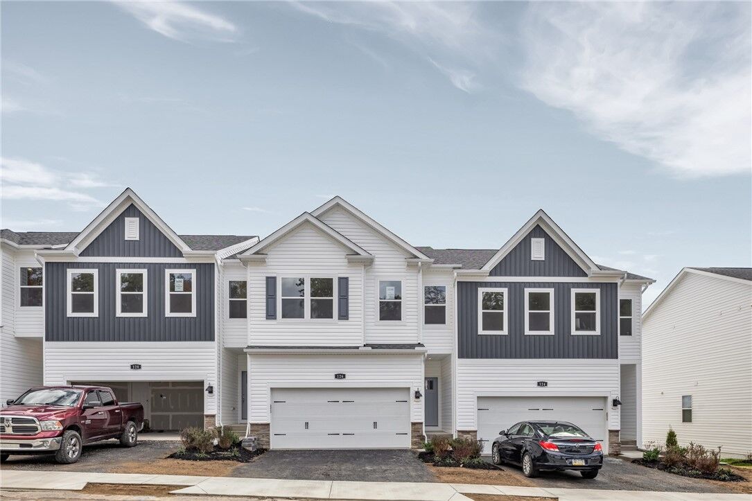 Property Photo: 126 Scotland Ln PA 16037
