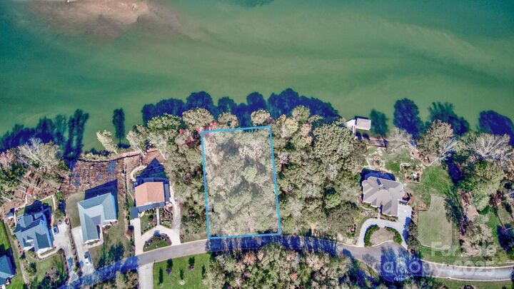 Property Photo: 5898 Wood Duck Way NC 28609