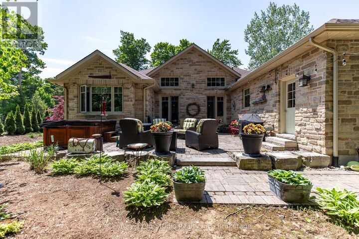 Photo de la propriété:  27 Carter Drive  ON N0H 2C6