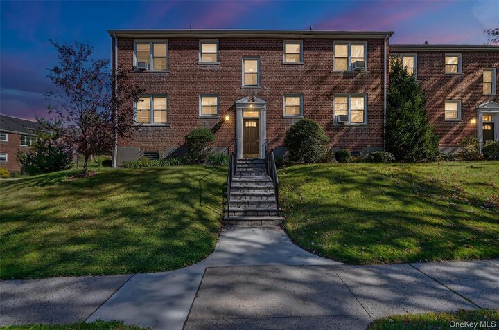 Property Photo:  260 Church Street 4B4  NY 10603