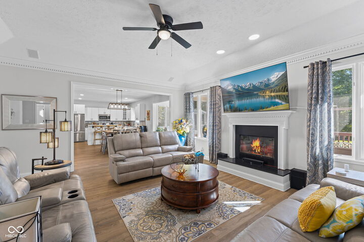 Property Photo: 10375 N Vista View Parkway IN 46158