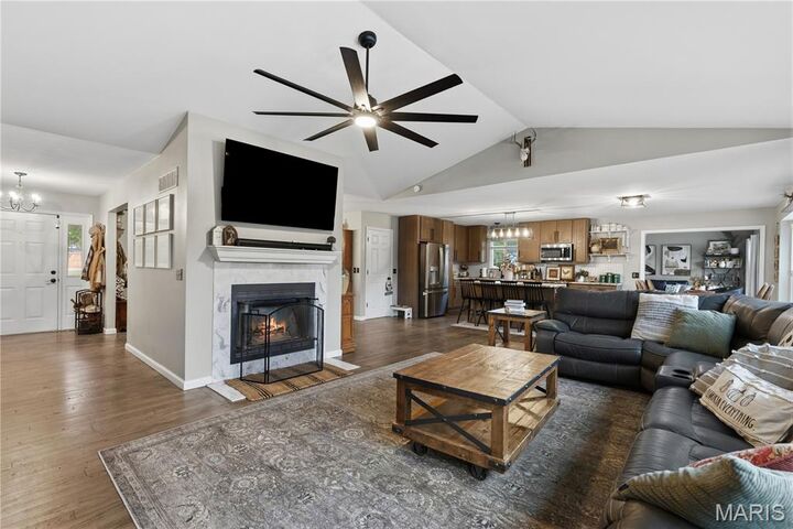 Property Photo:  1813 Travis Court  MO 63348