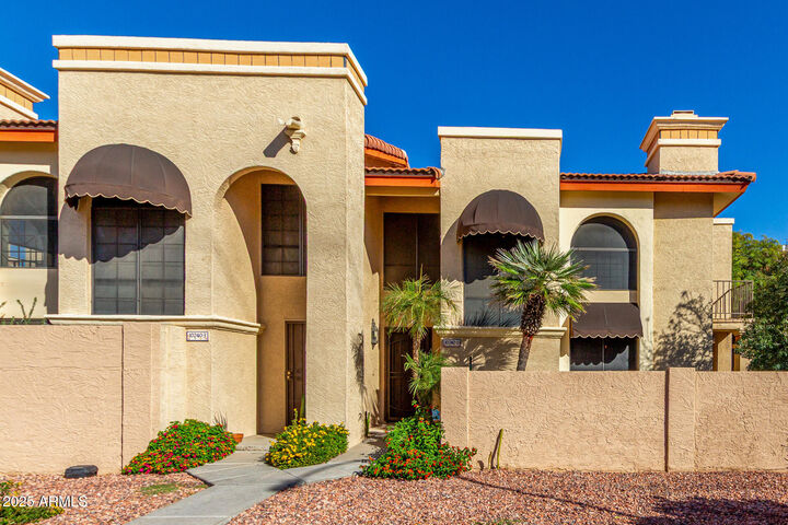 Property Photo:  10240 N 12th Place 2  AZ 85020 