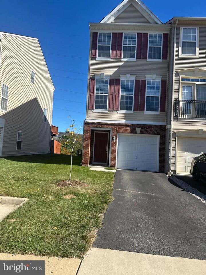 15715 John Diskin Circle  Woodbridge VA 22191 photo