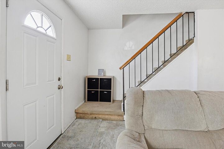 Property Photo:  28 Melwood Court  NJ 08081 