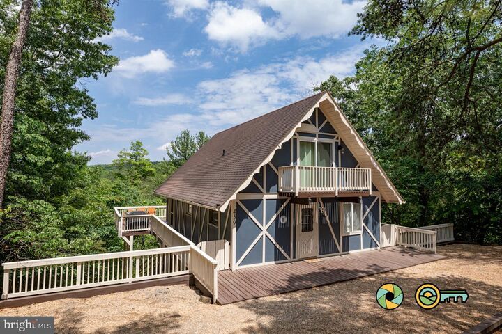 Property Photo: 459 N Aspen Way VA 22810