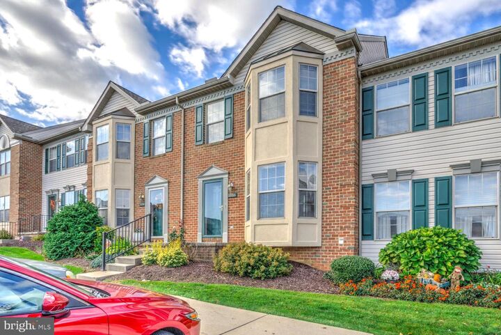 Property Photo:  1006 Cobblestone Lane  PA 17601