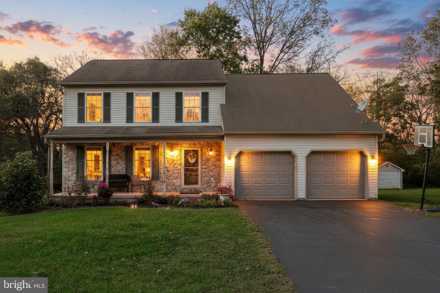 Property Photo:  214 Holly Lane  PA 17602