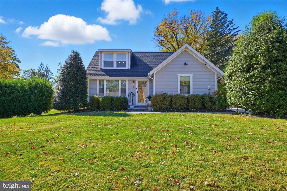 Property Photo:  7 Hinckle Avenue  NJ 08628 