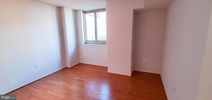 Property Photo:  1001 N Vermont Street 811  VA 22201
