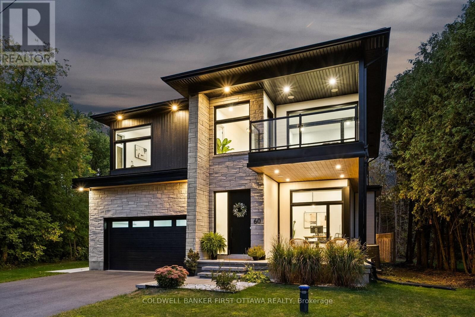 Property Photo:  60 Holborn Avenue  ON K2C 3H1 