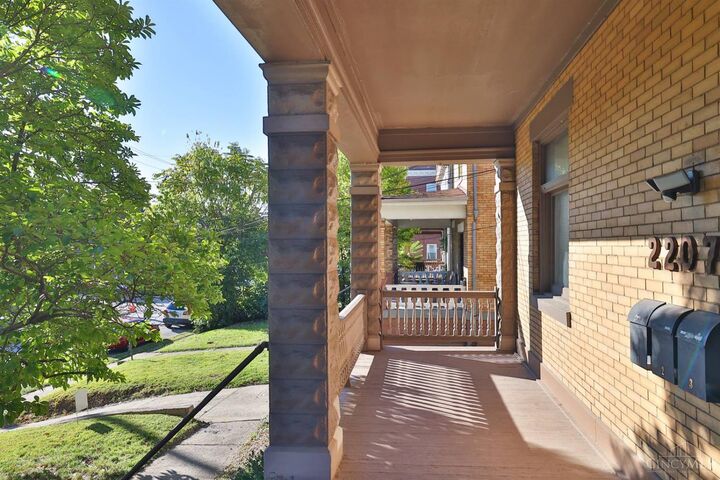 Property Photo:  2207 Burnet Avenue  OH 45219 