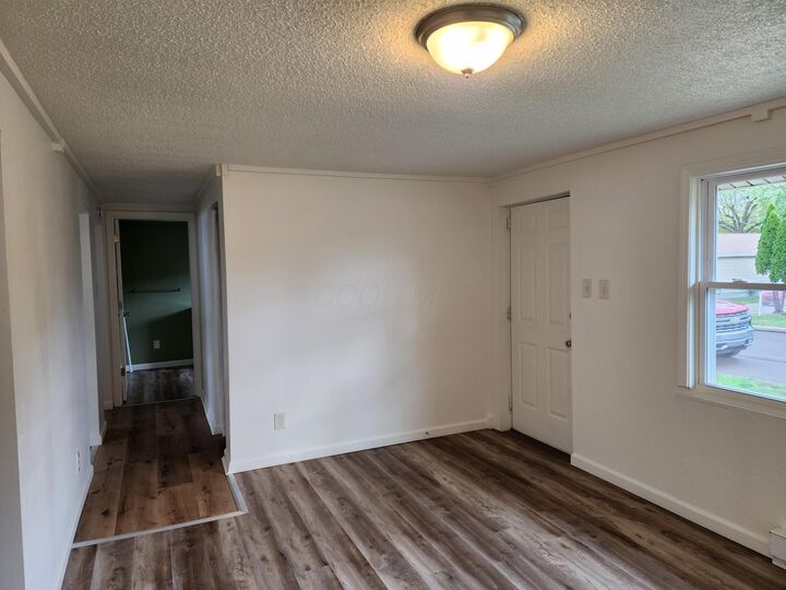 Property Photo:  6 Stewart Avenue  OH 43140