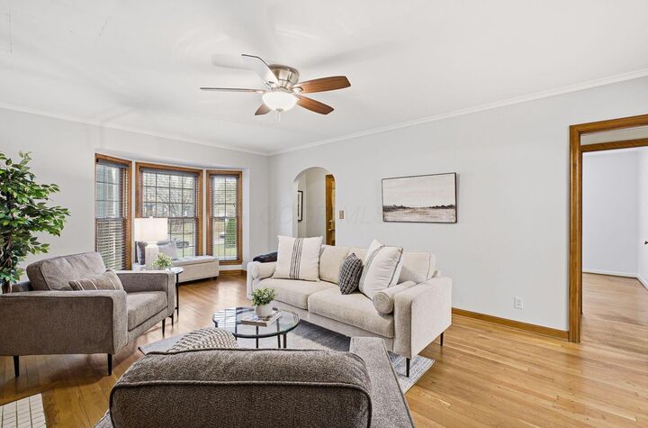 Property Photo:  569 Walhalla Road  OH 43202