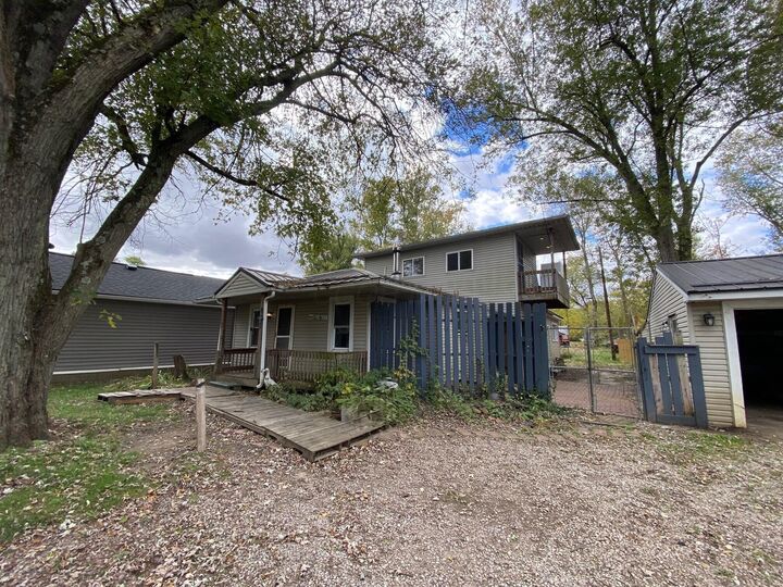 Property Photo: 13463 Rosewood NE Road OH 43076
