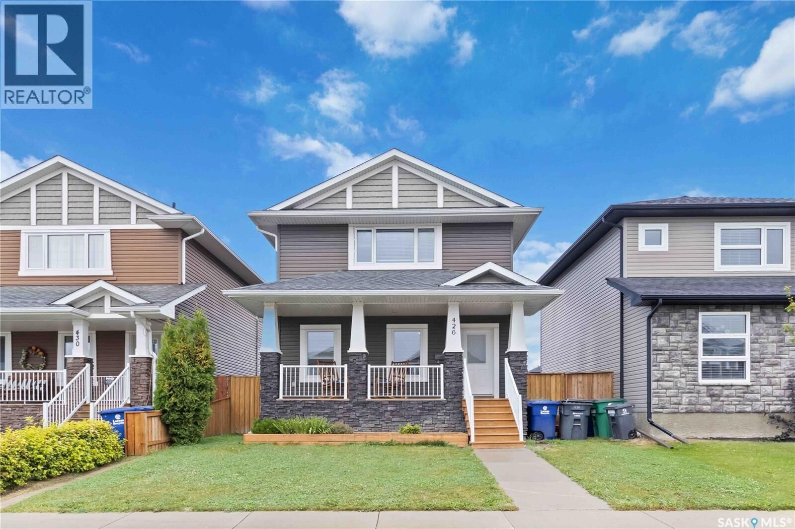 Property Photo:  426 Veltkamp Crescent  SK S7T 0S2