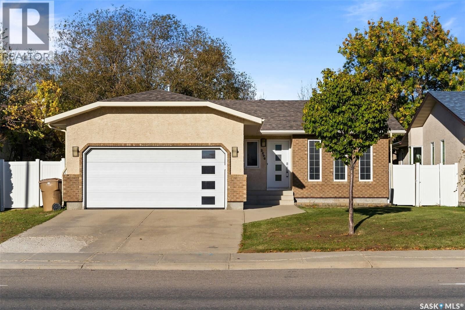 Property Photo:  2206 Assiniboine Avenue E  SK S4V 2E8