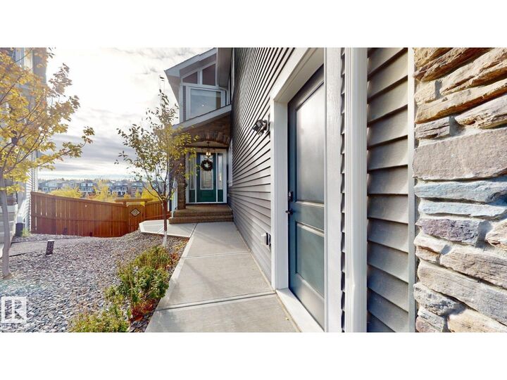 Property Photo:  16615 32 Av SW  AB T6W 4R2