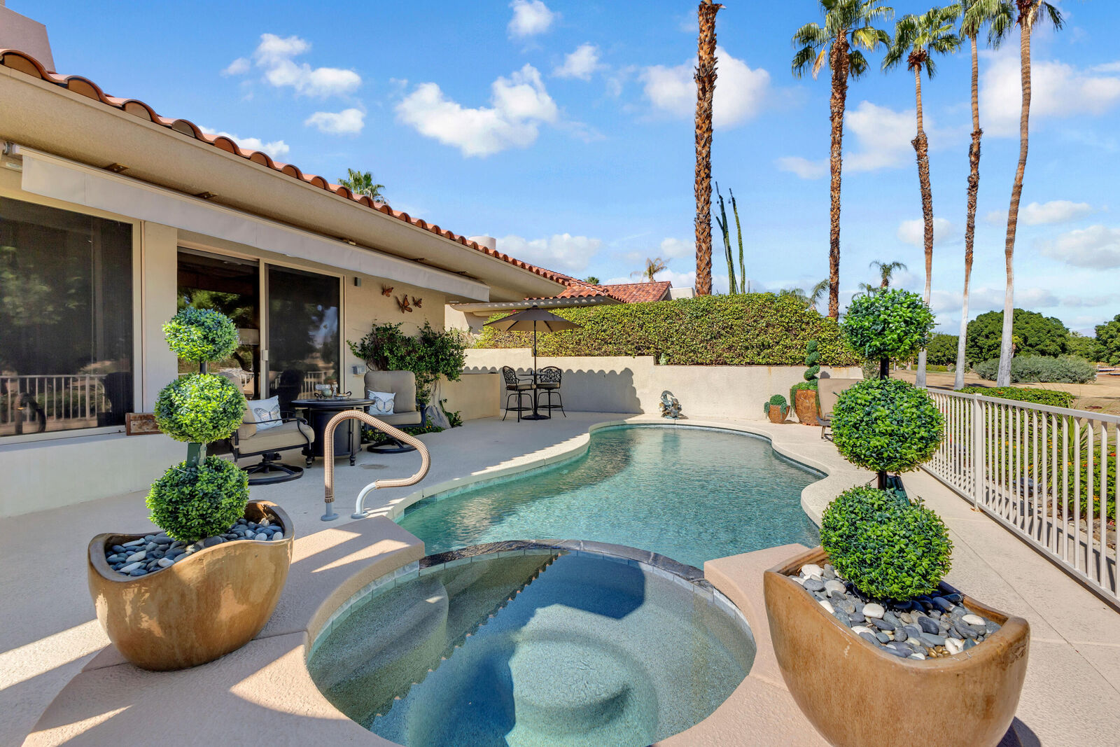 Property Photo:  216 W Kavenish Drive  CA 92270