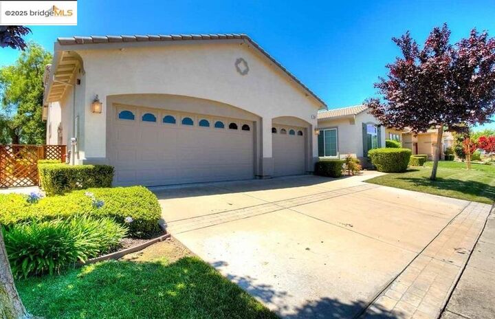 Property Photo: 930 Suntan Ln CA 94513