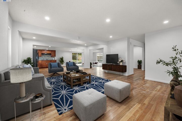 Property Photo:  4 Crowley Ct  CA 94565