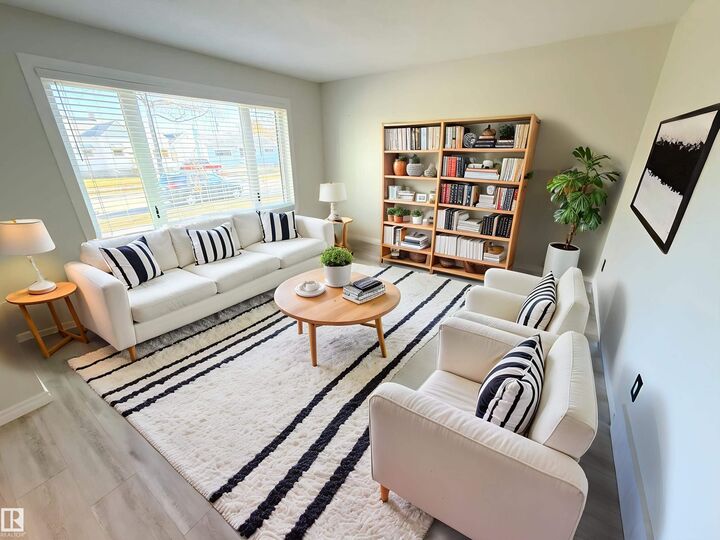 Property Photo:  10226 152 Street NW  AB T5P 1Y2 