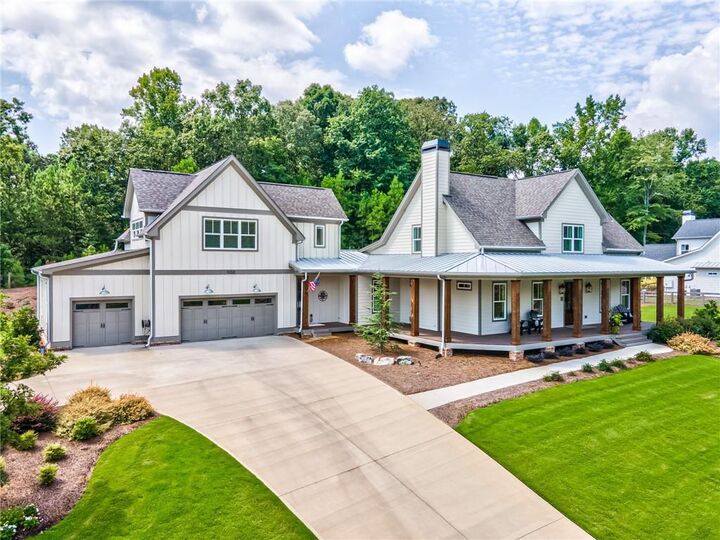 Property Photo: 102 Gardenia Trail GA 30188