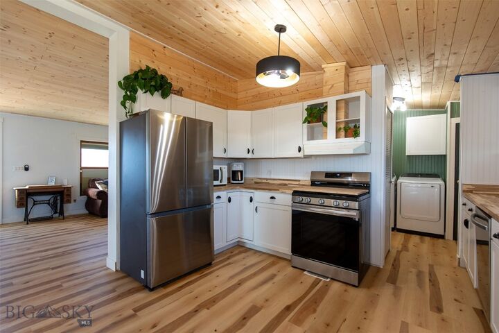 Property Photo:  690 Missouri Overlook Ln  MT 59752