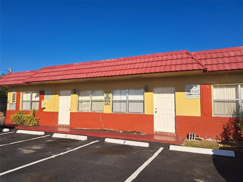 Property Photo:  4070 NW 30th Ter. 1  FL 33309