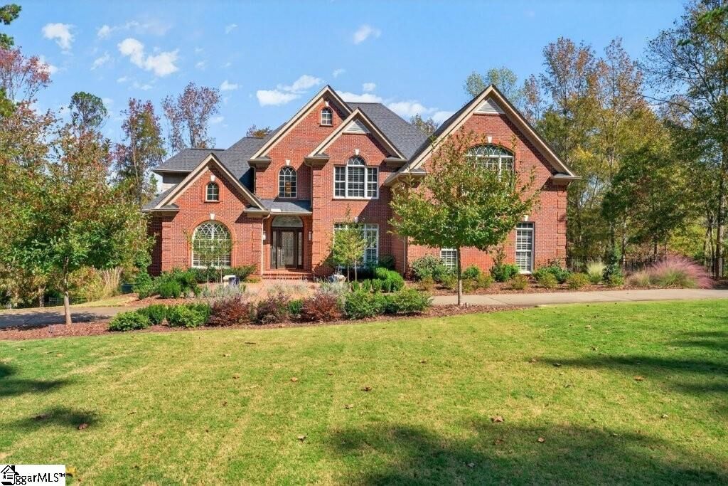 Property Photo:  823 Inverness Circle  SC 29306