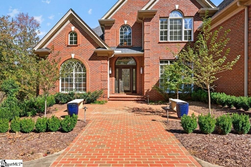 Property Photo:  823 Inverness Circle  SC 29306 