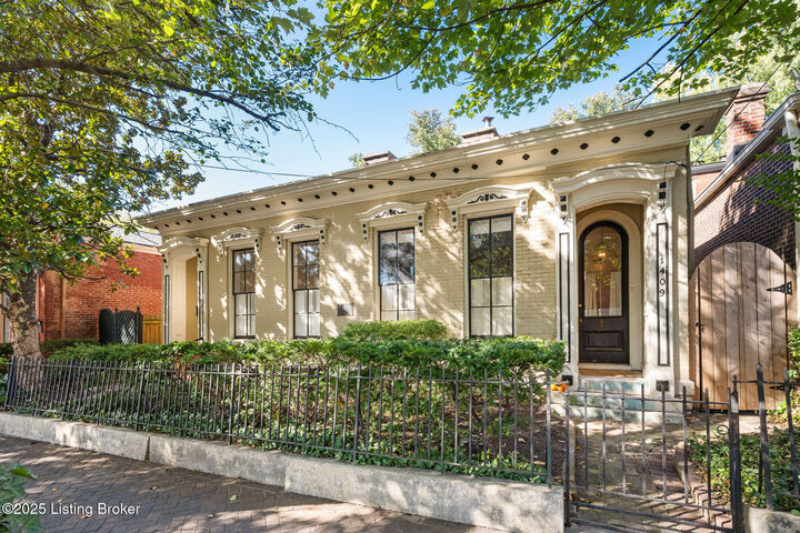 Property Photo: 1407 E Washington St KY 40206