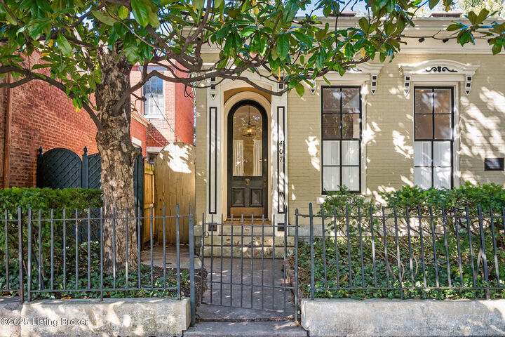 Property Photo:  1407-1409 E Washington St  KY 40206